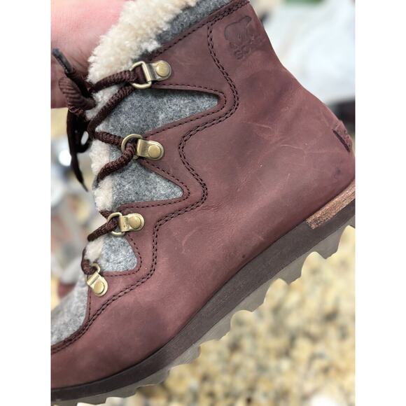 SOREL Sneakchic Alpine lace-up fur lined ankle chukka boots Maroon Size 7.5 - Picture 9 of 9